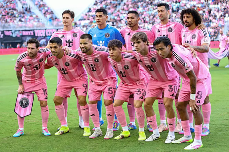 إنتر ميامي يستعد لمواجهة الأهلي بتشكيلة جديدة عقب انضمام ظهير يوناني لتعويض ألبا