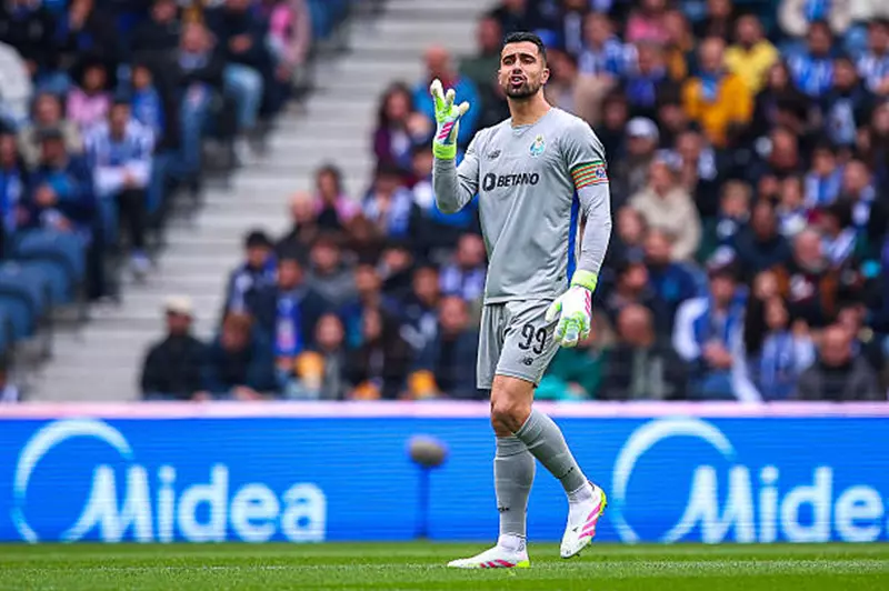 حارس بورتو: تجاوز دور المجموعات وتحقيق البطولة حلم نسعى لتحقيقه في مواجهة الأهلي